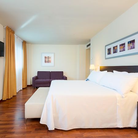 Hotel Port Feria Walencja Zewnętrze zdjęcie