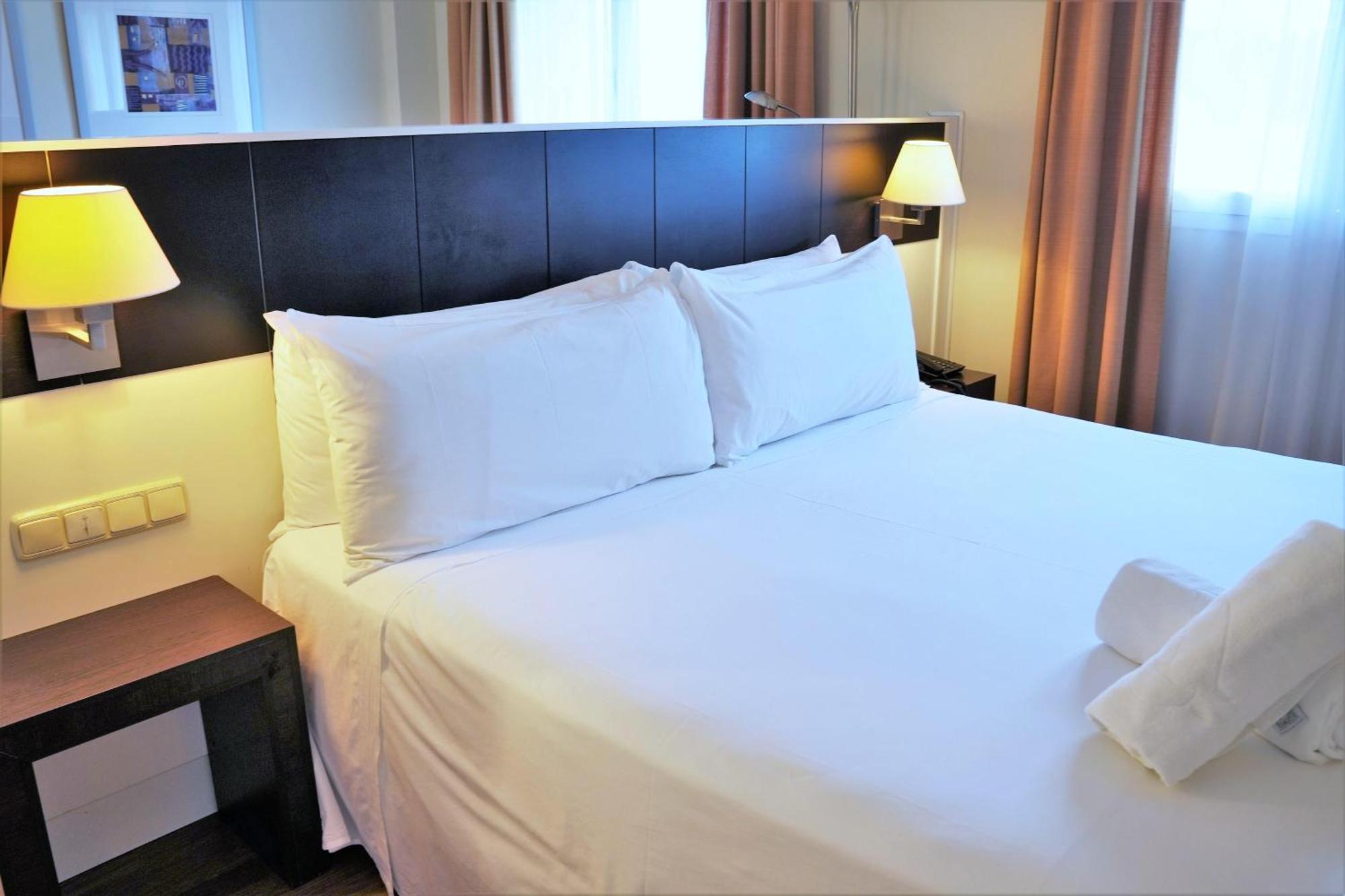 Hotel Port Feria Walencja Zewnętrze zdjęcie
